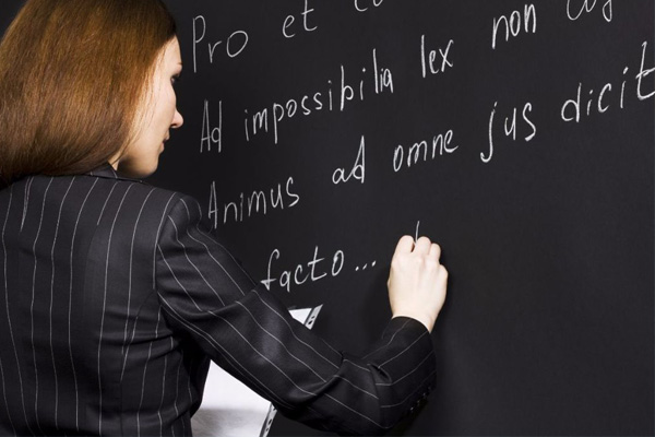 برای آموزش فشرده زبان انگلیسی برای مهاجرت منابع مختلفی وجود دارد.